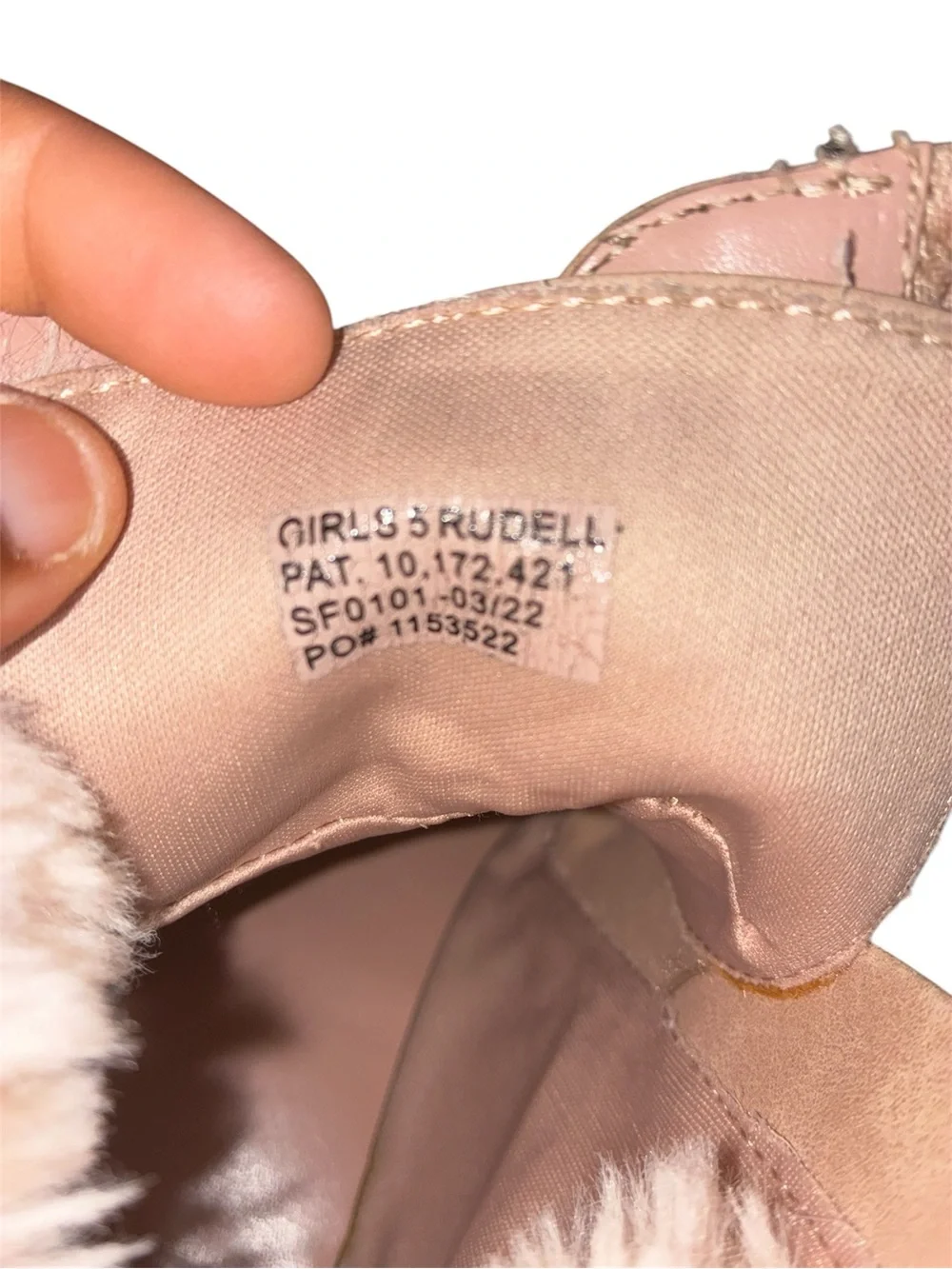 Dolce Vita Rudelle boots plush cream faux fur trim and a decorative buckle SZ 5